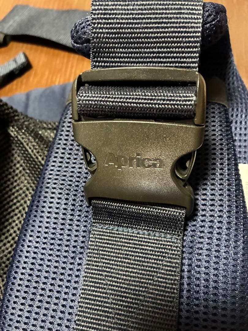 ラクリス　ネイビー　抱っこ紐