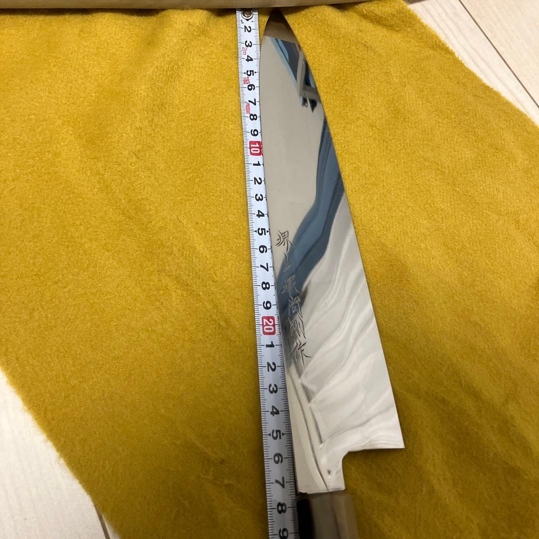 メ*0様 ①全鏡面 銀三 本焼 伝統工芸士 山塚氏　9寸牛刀　準未使用　木鞘付き