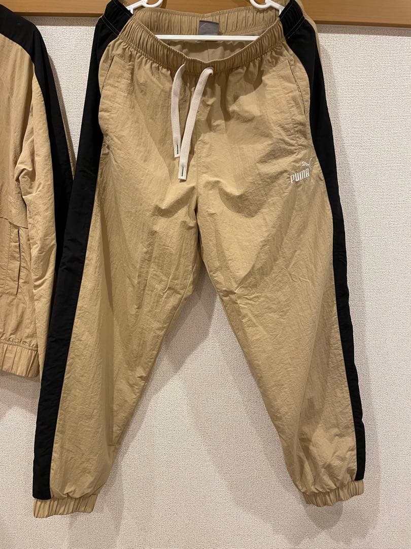 PUMA プーマジャージ上下 ベージュ/ブラック ナイロン セットアップ