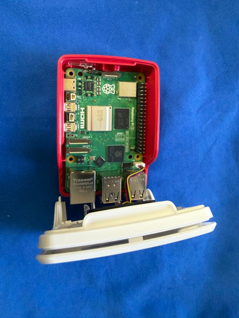 Raspberry Pi 5 8GB + 公式ケース