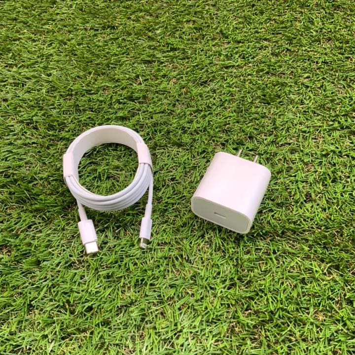 20W高速充電アダプタ &  USB-C - Lightningケーブル（2m）