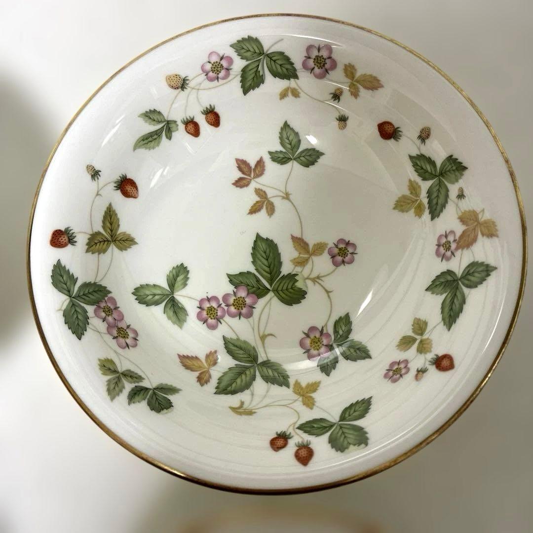 ウェッジウッド　ワイルドストロベリー　サラダソーサー　黒壺4枚