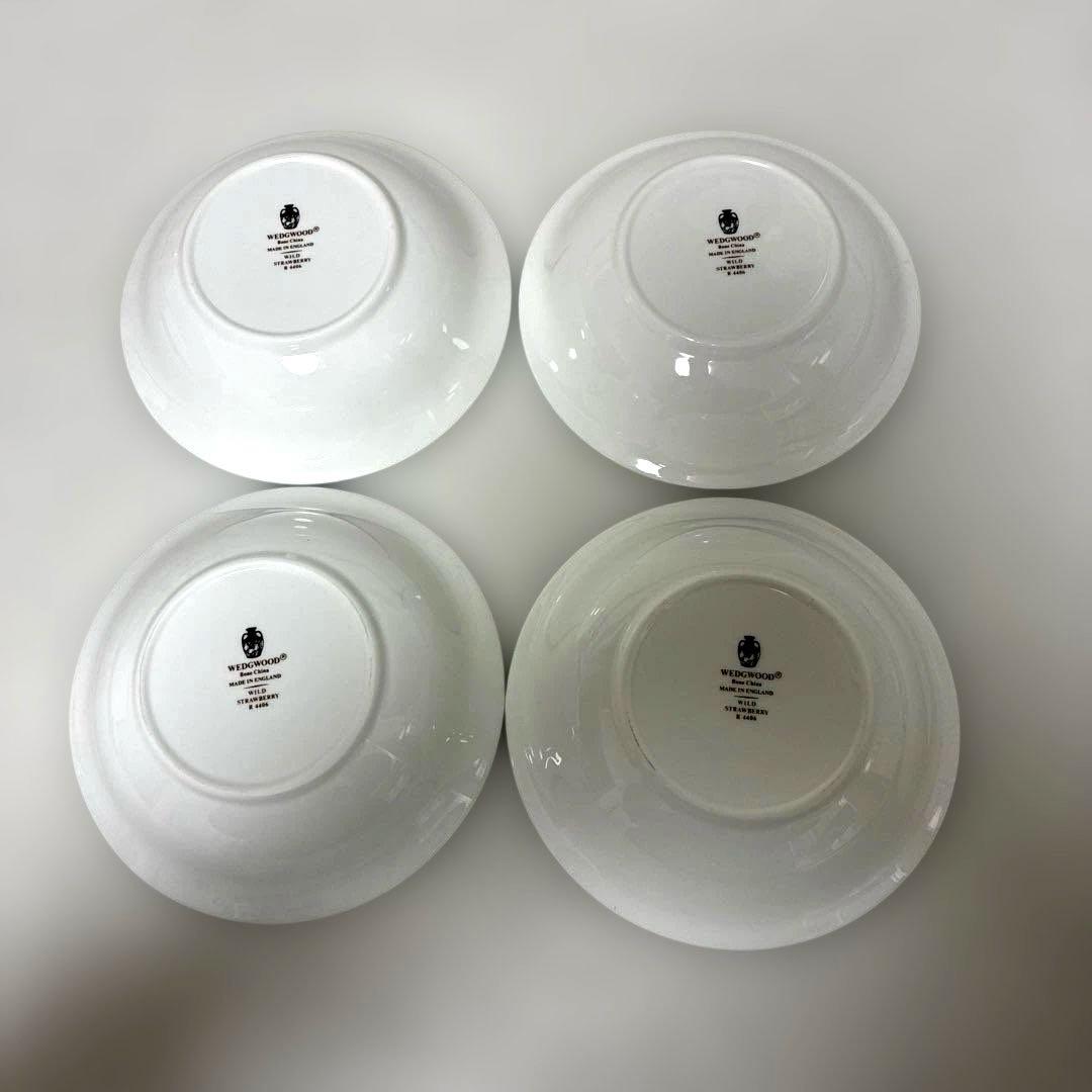 ウェッジウッド　ワイルドストロベリー　サラダソーサー　黒壺4枚