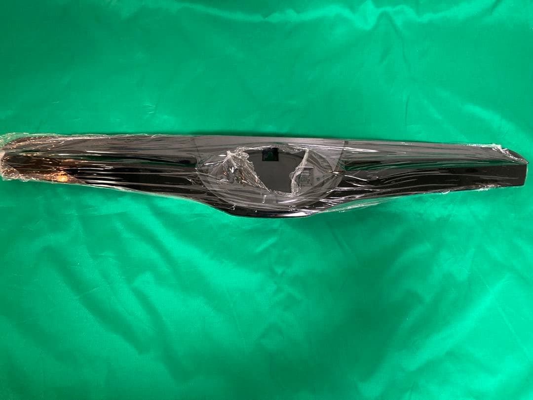 【新品】スバル/フォレスター 交換用フロントバンパーグリル