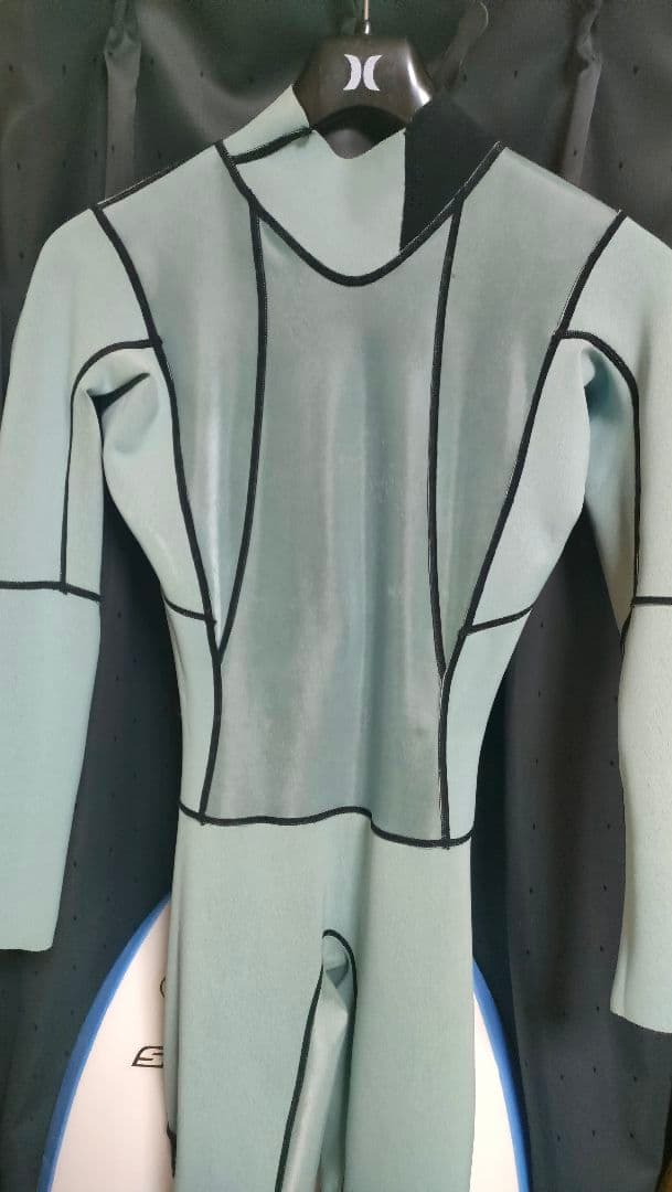 Hurley 0.5ブラックウェットスーツ ジッパー レディース