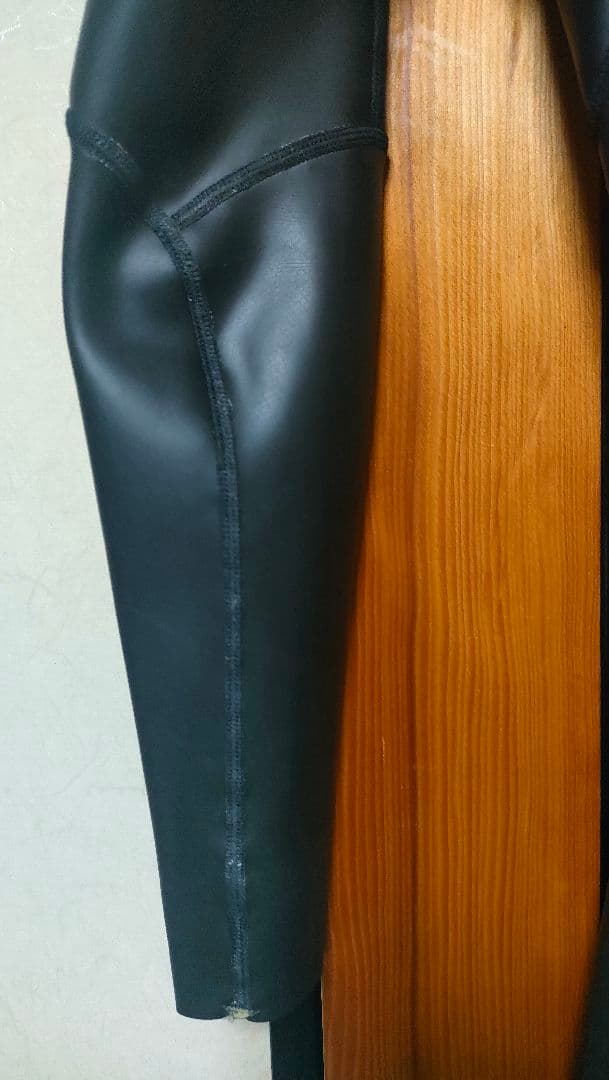 Hurley 0.5ブラックウェットスーツ ジッパー レディース