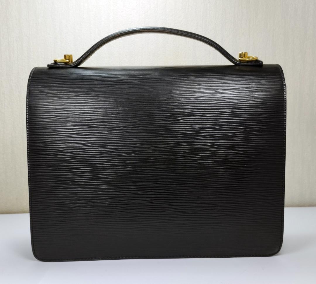 Louis Vuitton ルイヴィトン エピ レザー ブラック　黒