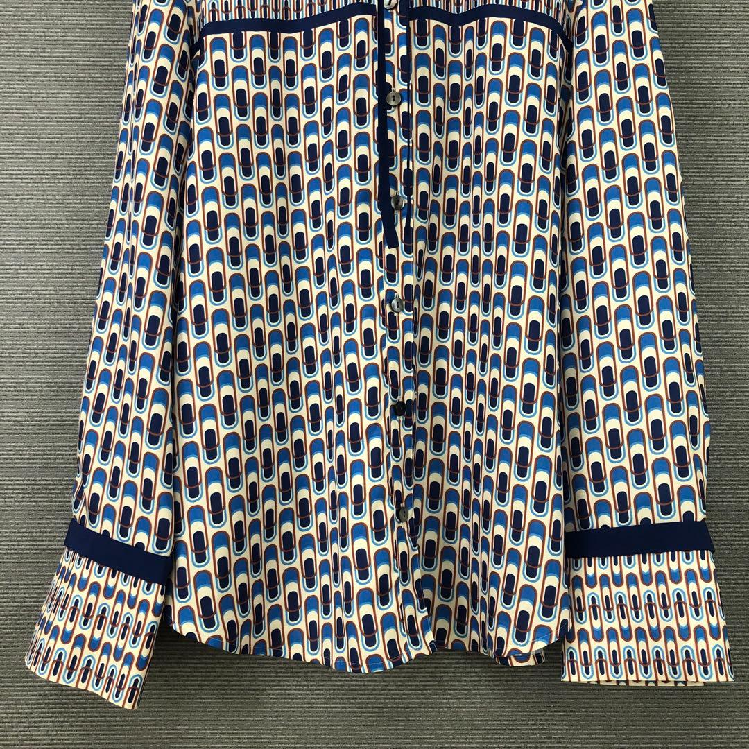 allureville 幾何学プリント配色ナロータイブラウス 2 ブルー