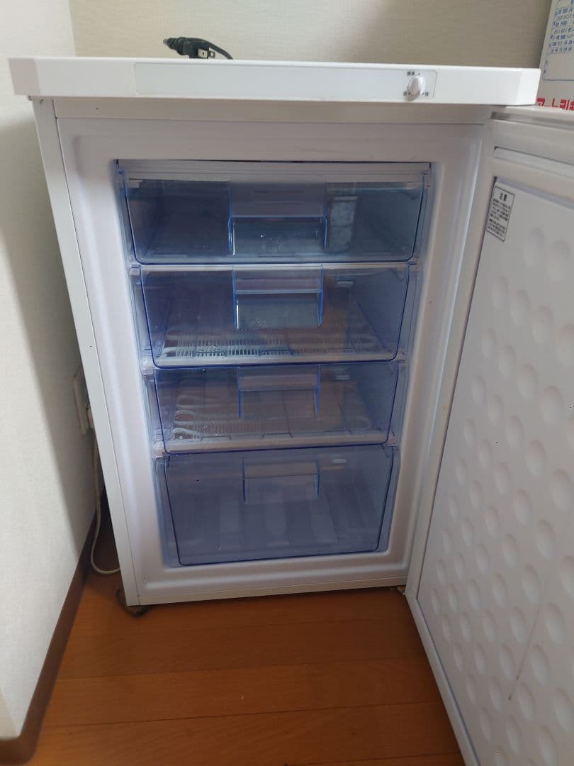 アイリスオーヤマ　冷凍庫　IUSD-9B-W