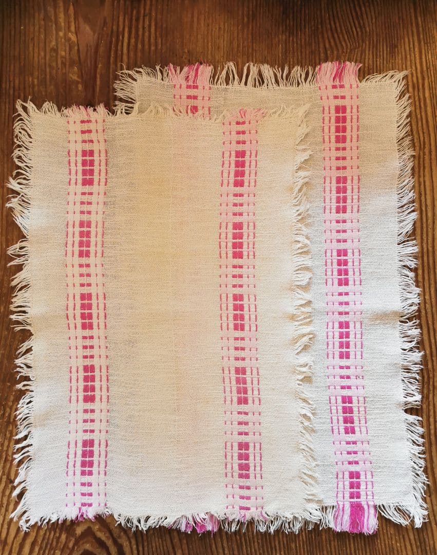 ヴィンテージ フランス ラズベリー＆桜ピンク織刺繍 リネンテーブルマット 2枚組