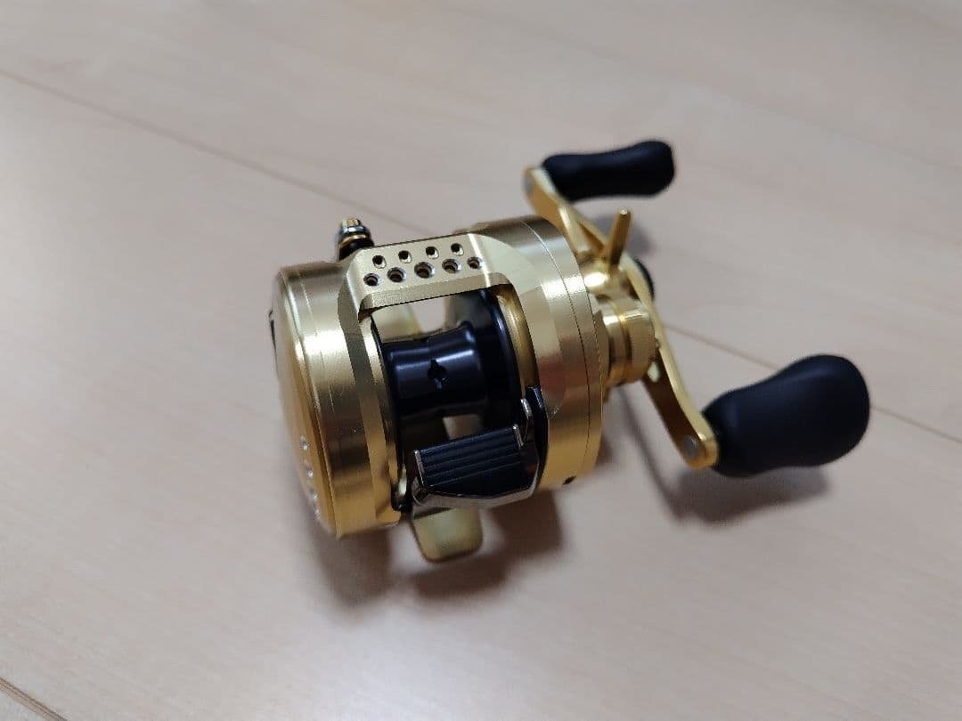 シマノ22カルカッタコンクエスト200XG　予備スプール付