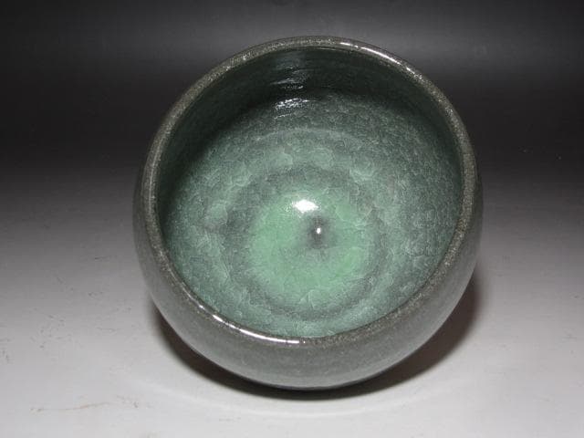 ★　清水卯一　蓬莱青磁茶碗　目をひく一品です★x439