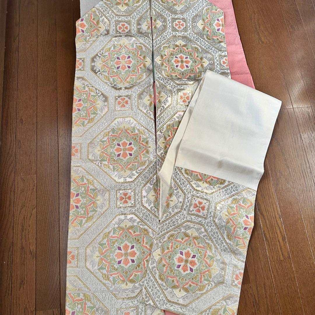 上品な華やかさが漂う袋帯 卯の花色金銀糸入り唐織 正倉院華文様正絹六通袋帯