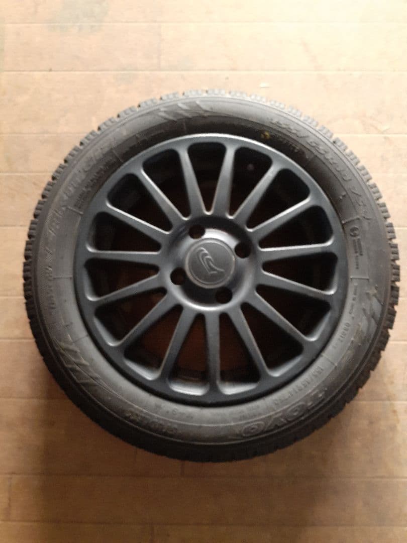 トーヨー14インチスタッドレス　走行千キロ未満 　　ホイール付き４本セット