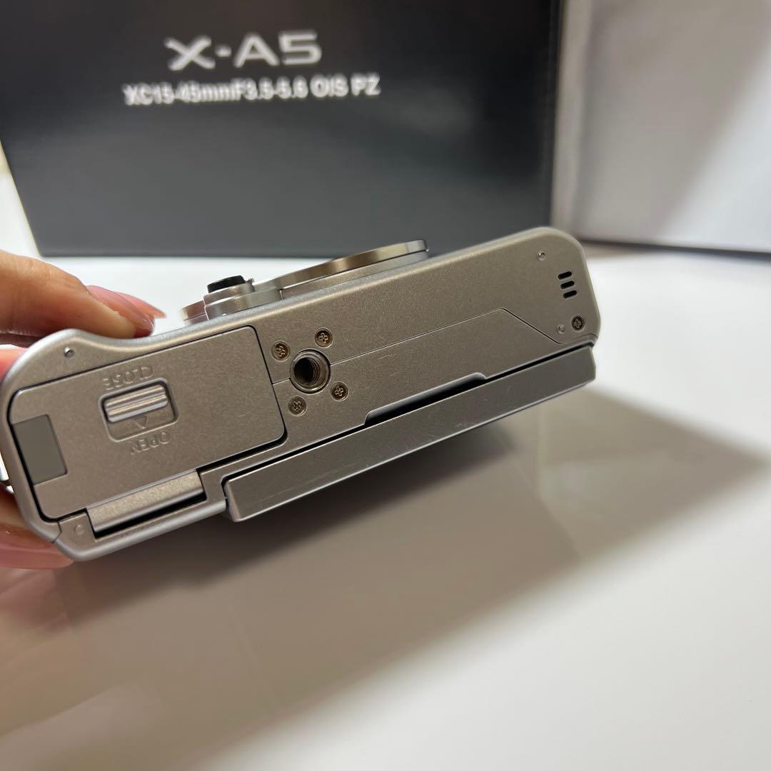FUJIFILM X-A5 ミラーレス一眼カメラ 動作確認済