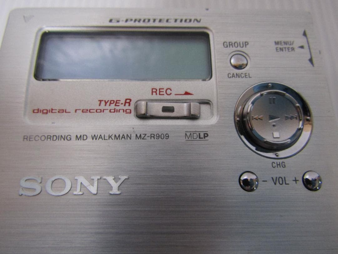 T0561 SONY MZ-R909 ポータブルMDレコーダー ジャンク