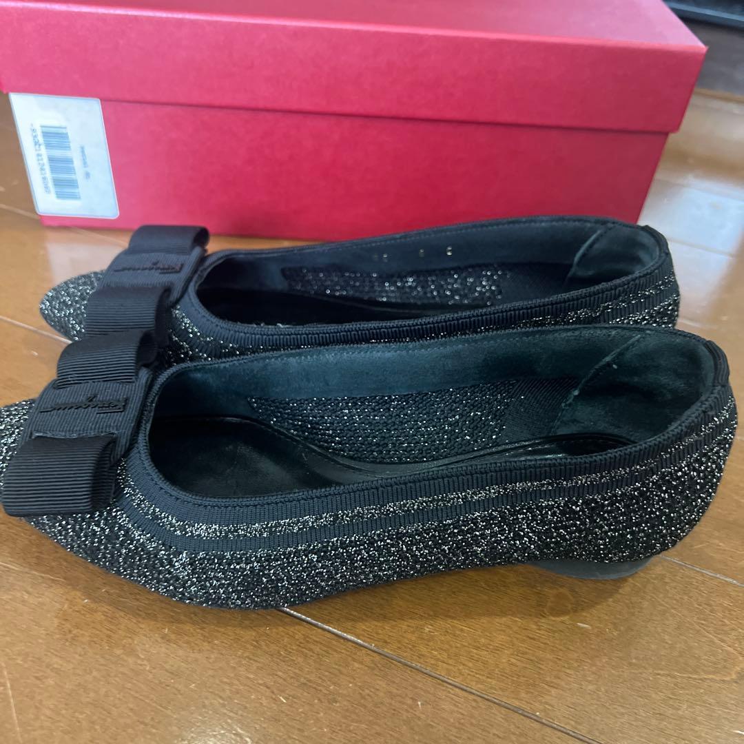 Salvatore Ferragamo ブラック フラットシューズ　6 23.5