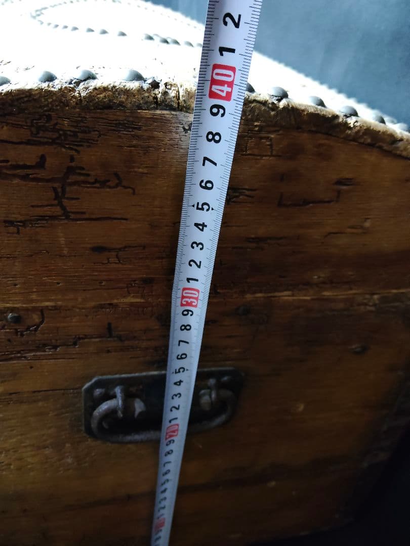 【雰囲気抜群】アンティーク トランク 木箱 ドームトップ 鋲打ち 宝箱 什器