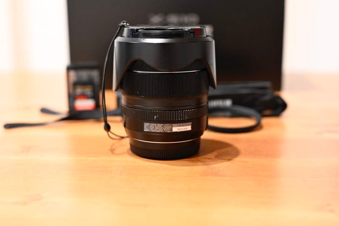 美品FUJIFILM.X-S10ボディ＋レンズXF18-55mmおまけ備品付き