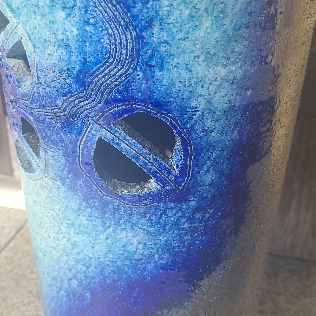 信楽焼傘立て 花彫り 高さ４６cm