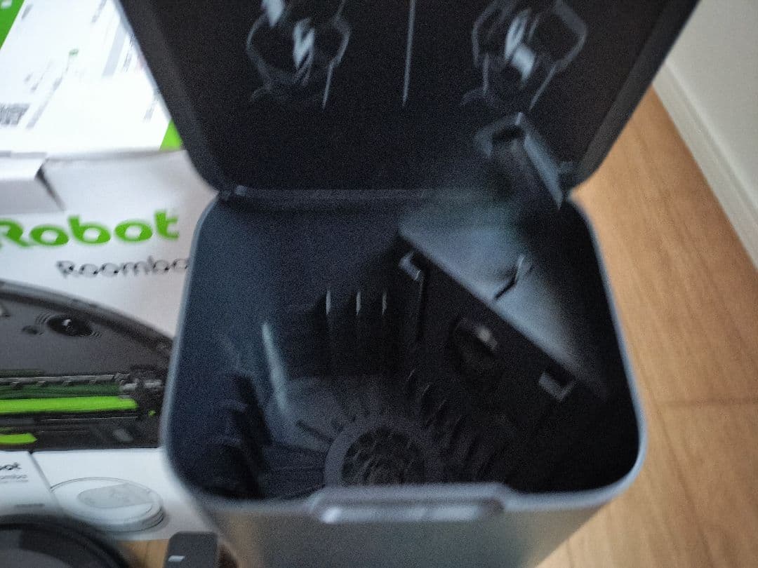 【美品】iRobot Roomba i7+ ルンバ 自動ゴミ収集機付き