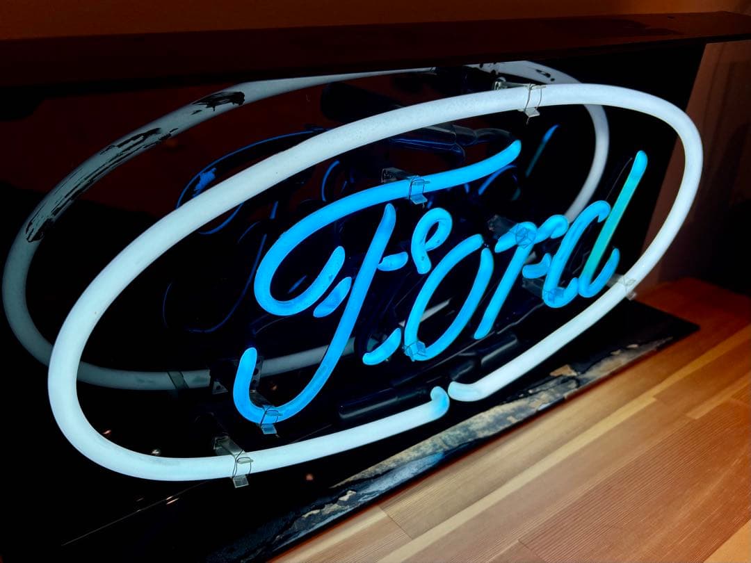 ネオンサイン　Ford ② ガレージ　アメ車