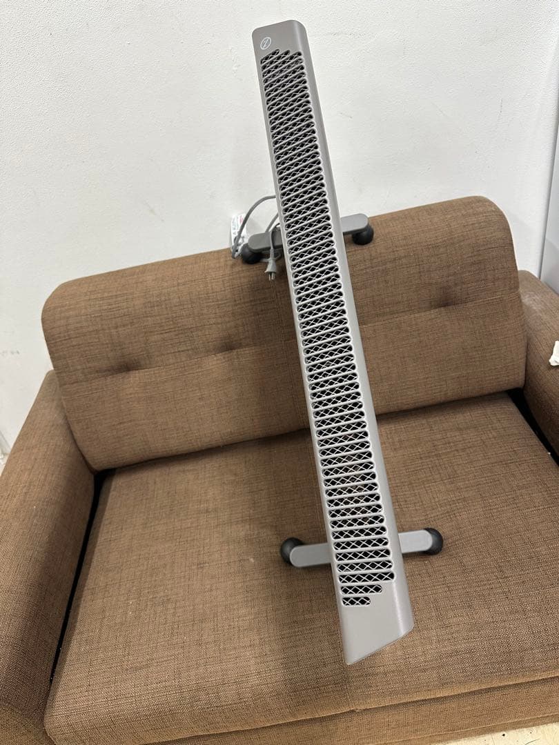 ① DELONGHI コンベクターヒーター HXJ60L12 グレー