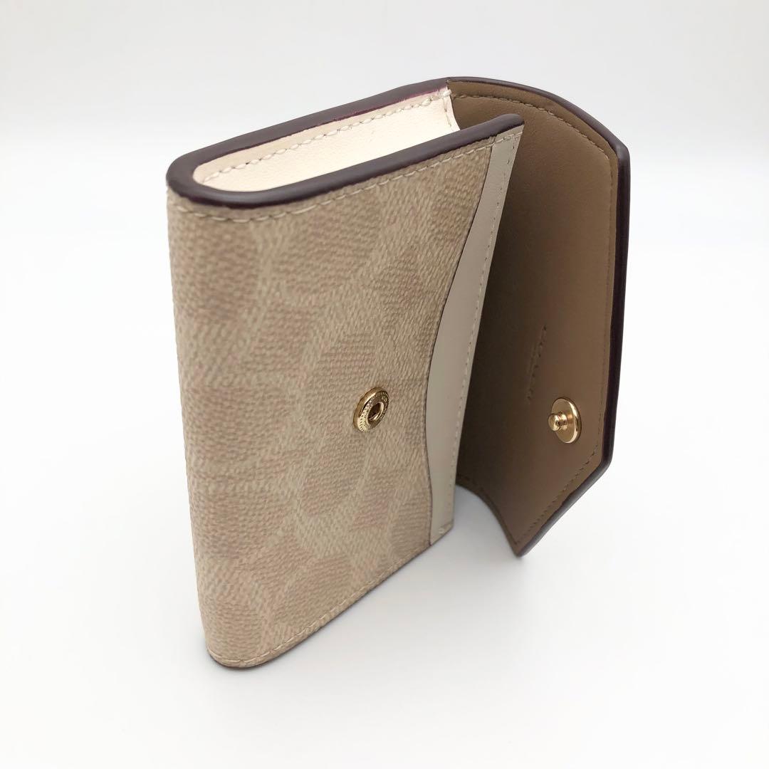 COACH ★大人気★ フラップ カードケース シグネチャー チョーク 新品