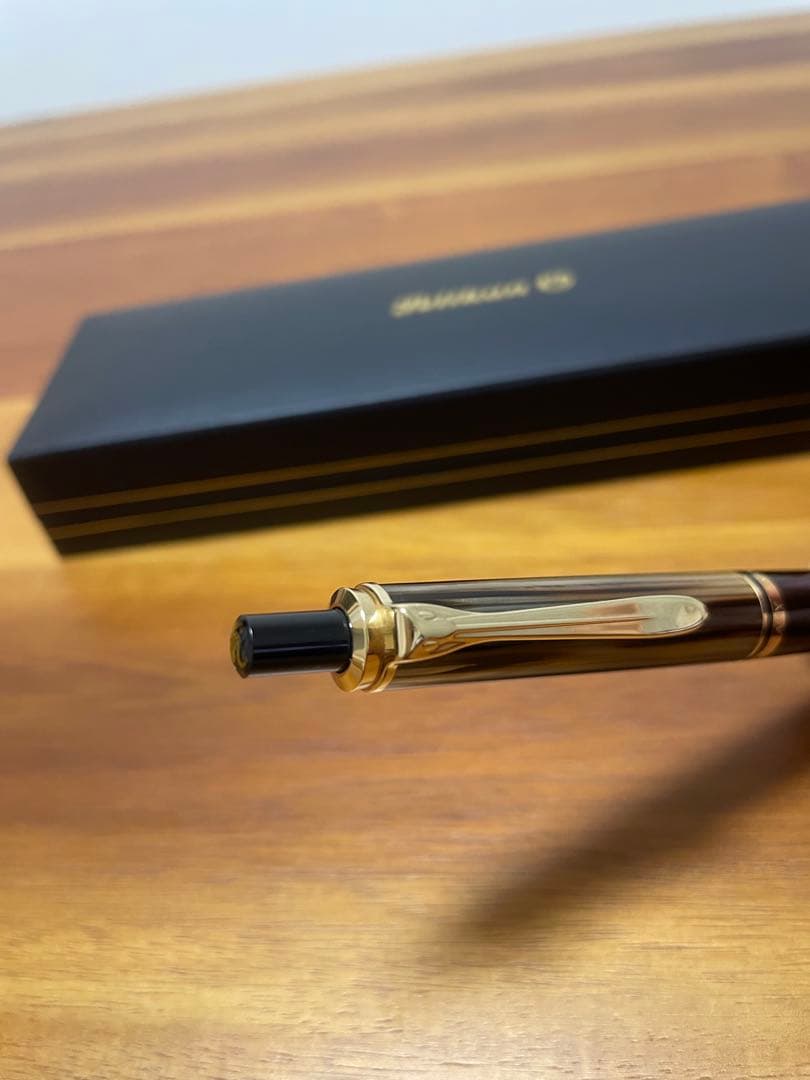 Pelikan ボールペン スーベレーン400 茶縞