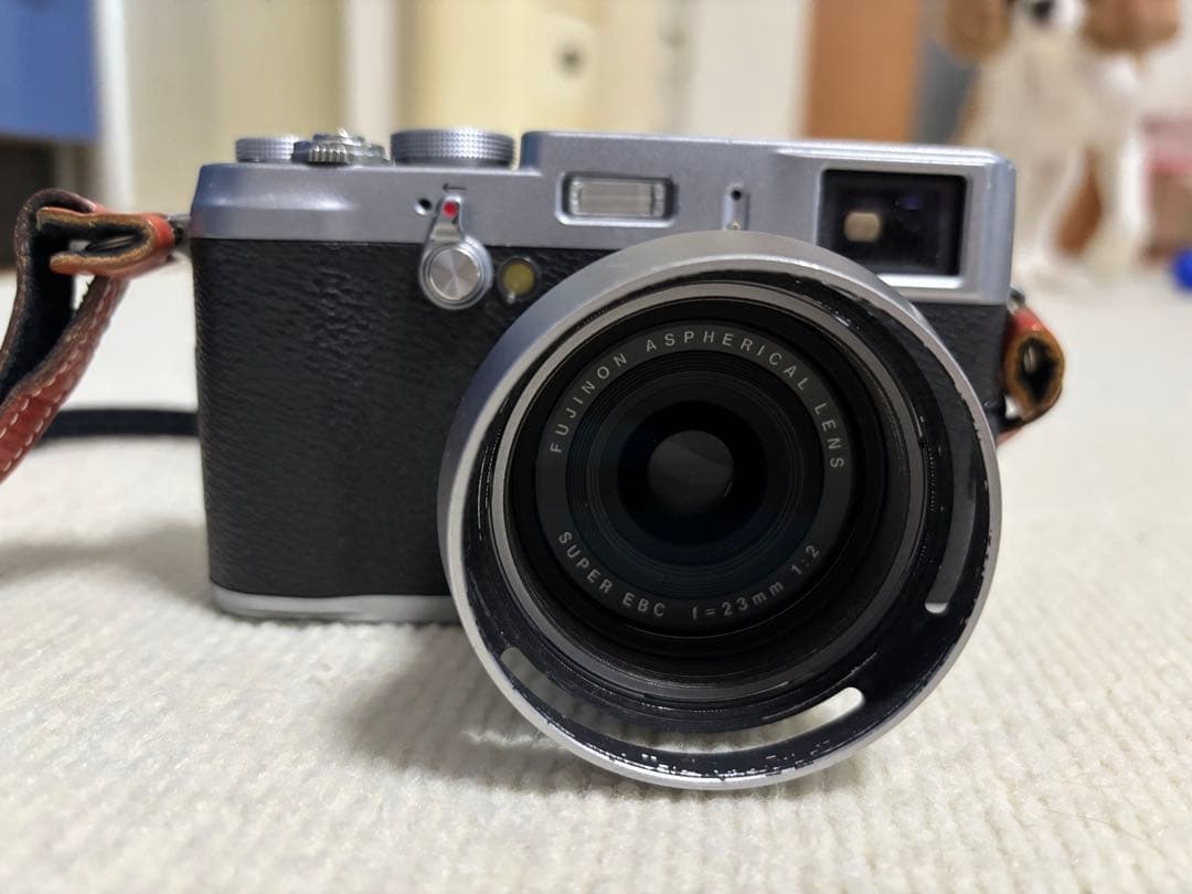 【値下げ相談可・良品・革ケース付】FUJIFILM X100Sデジタルカメラ