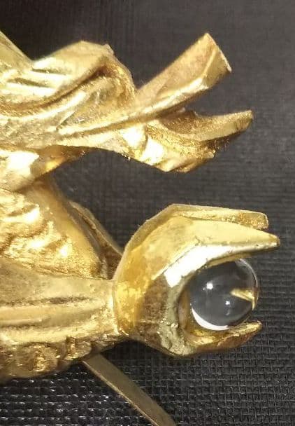 お値引きしました‼️  本物の水晶付き兜飾り (竹麿呂作 15号兜)