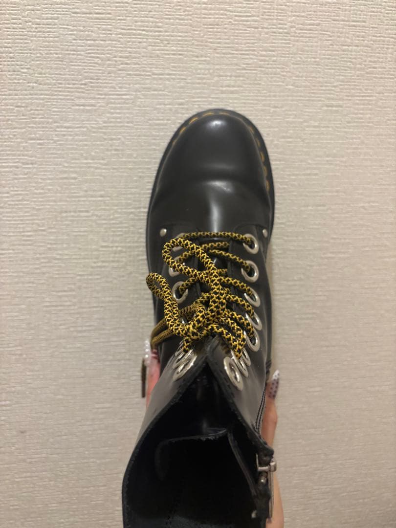 Dr.Martensの厚底ブーツ