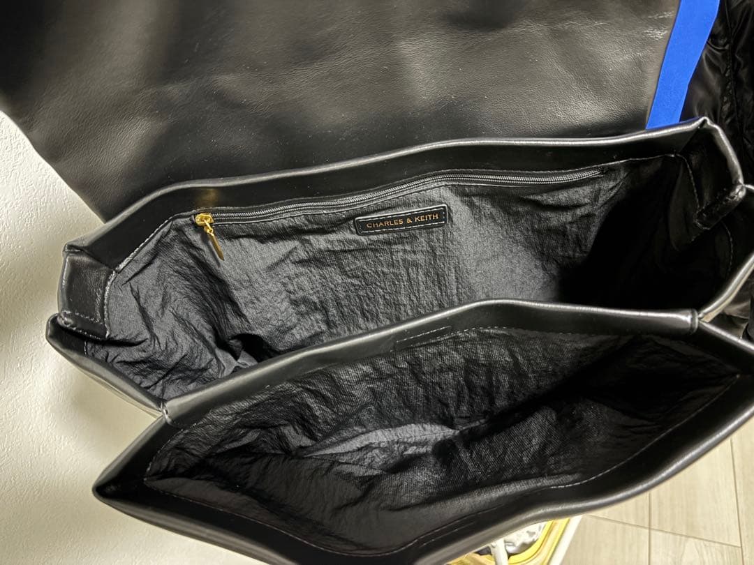 美品✨チャールズアンドキースKerryケリー トップハンドルサッチェルバッグ