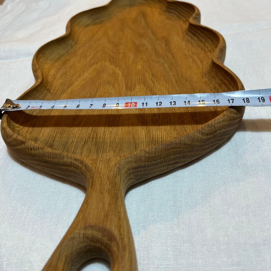 木彫りトレイ　カッティングボード　クリ抜きトレイ　工芸品　ラトビア展　北欧好き