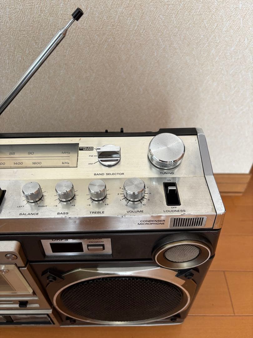 日立　TRK-8180 レトロ