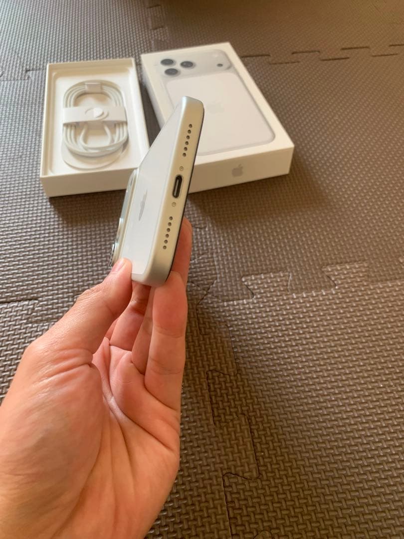 Apple iPhone 17promax256GBSIMフリー1っ月だけ使った