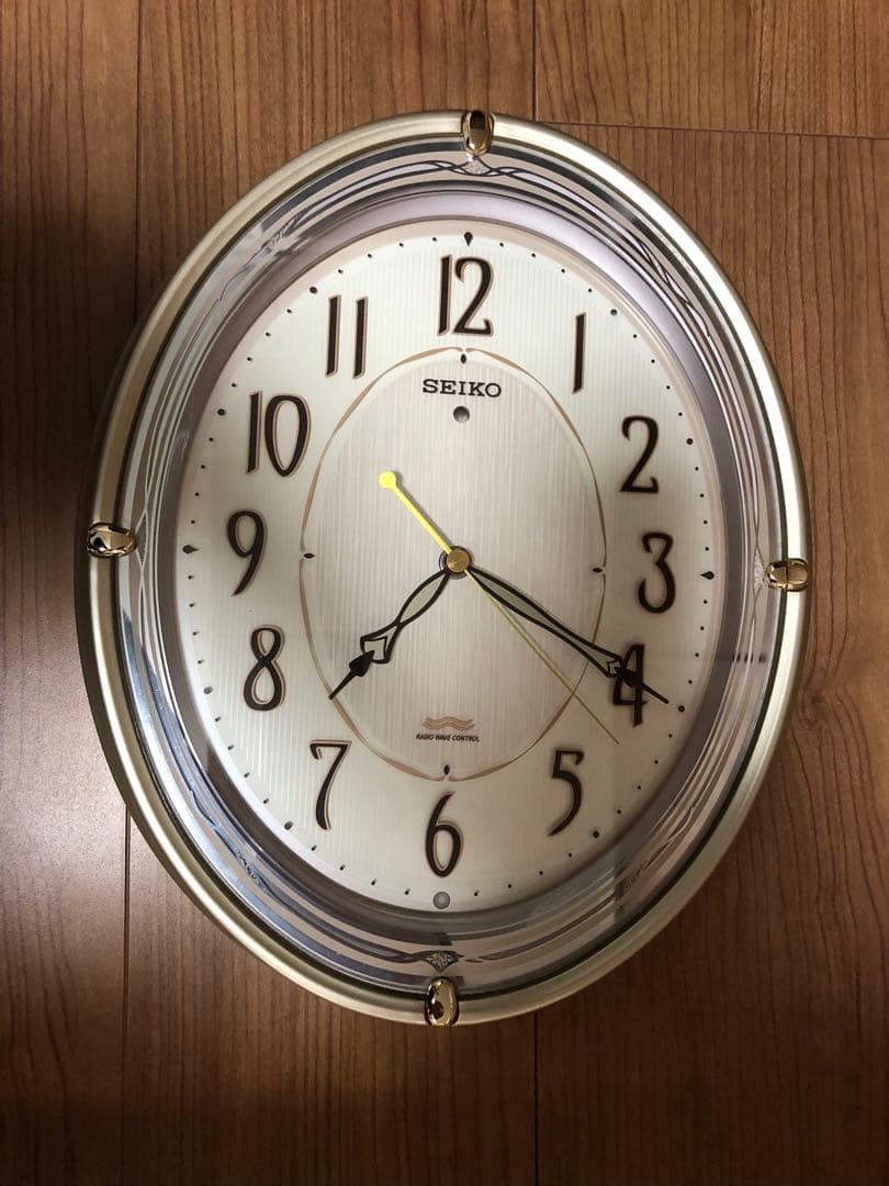 SEIKO 楕円形掛時計 クリーム色 KS 289 S
