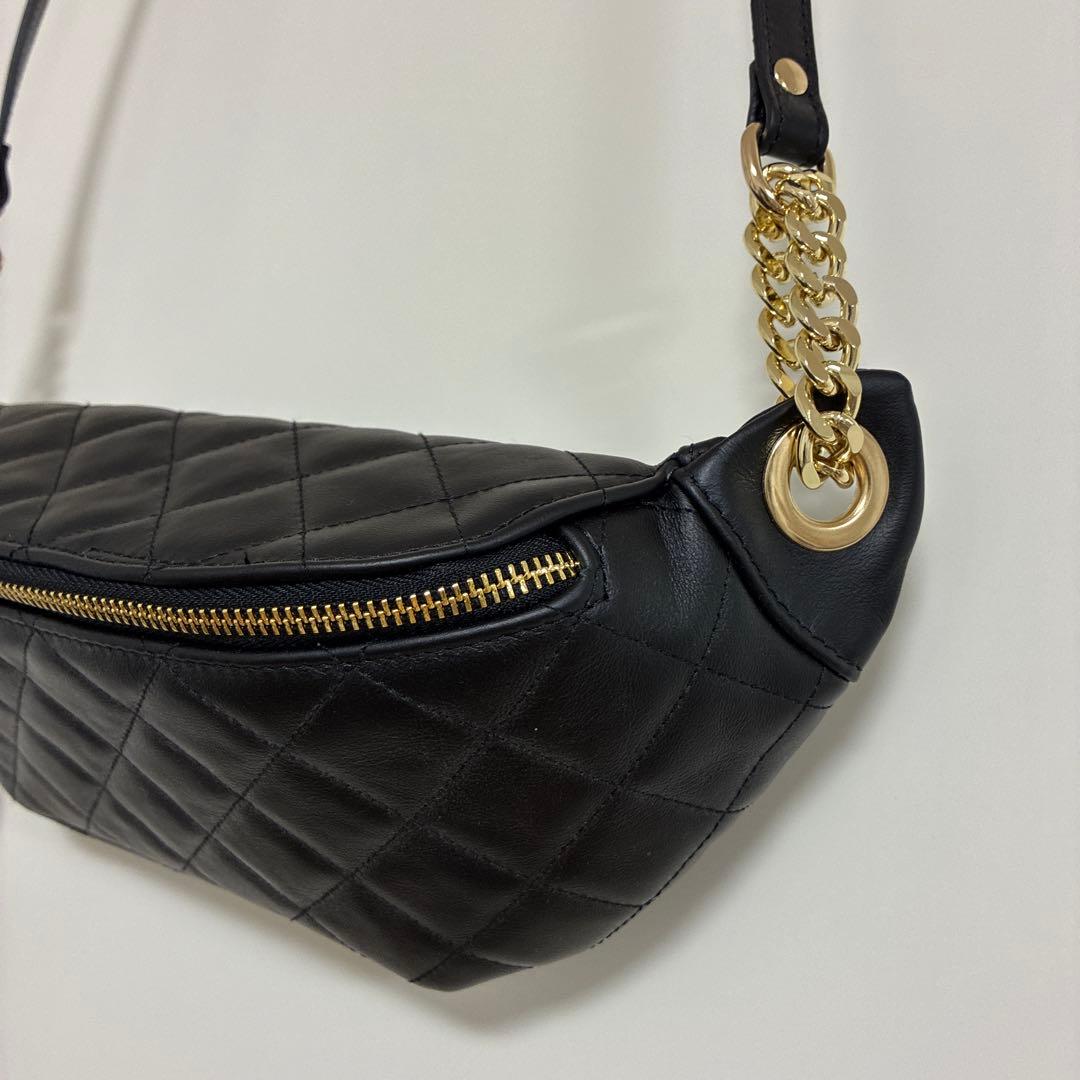 【新品】AULENTTI オウレンティ レザーキルティングボディバッグ黒ブラック