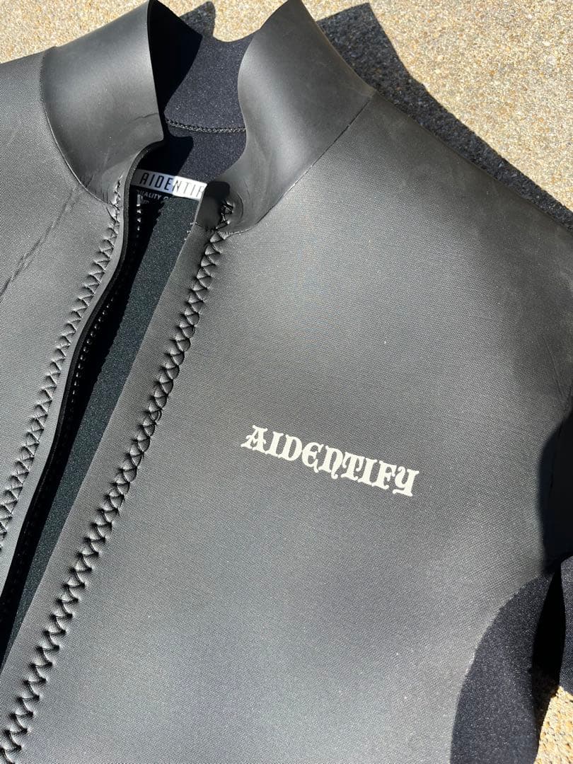 週末値下げ　AIDENTIFY フロントジッパー タッパー ブラック