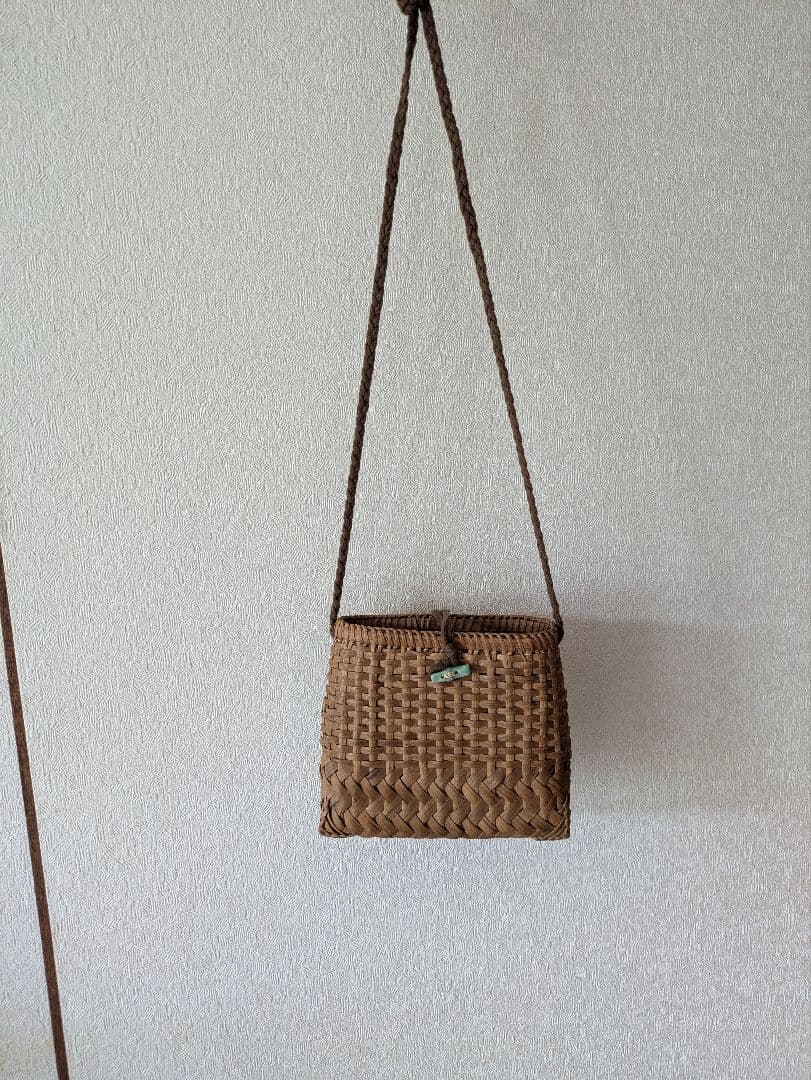 山葡萄天然素材 編み込みポシェット