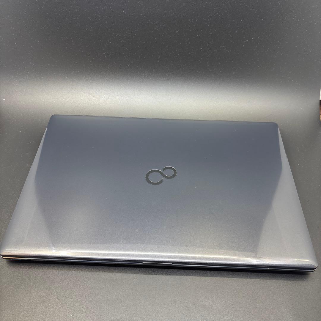 富士通ノートPC Corei7/16GB/SSD/Office付