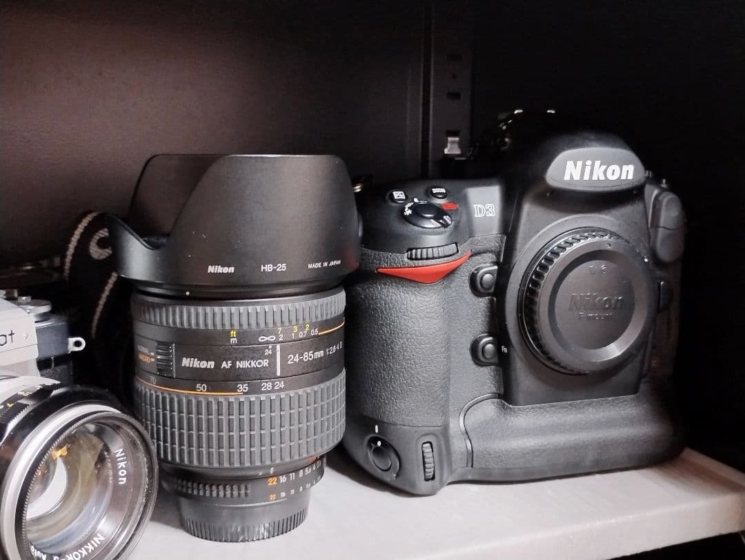 Nikon D3 デジタル一眼レフカメラ 24-85mmレンズ付き