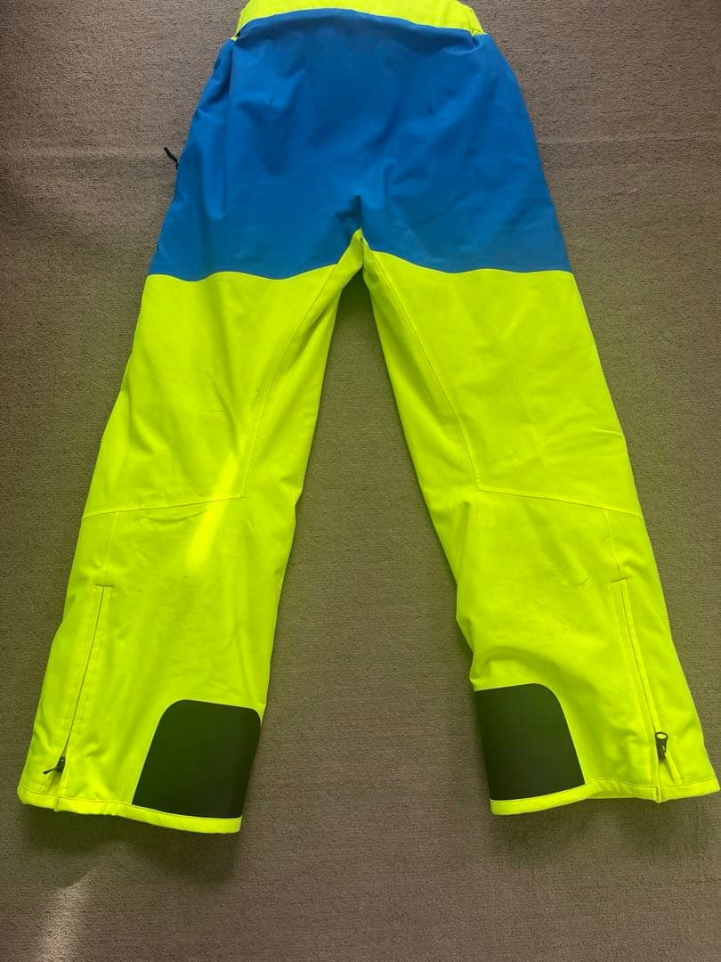 オンヨネ　サロモンワッペン付き　スキーウェア　上下セット　レディース　SS