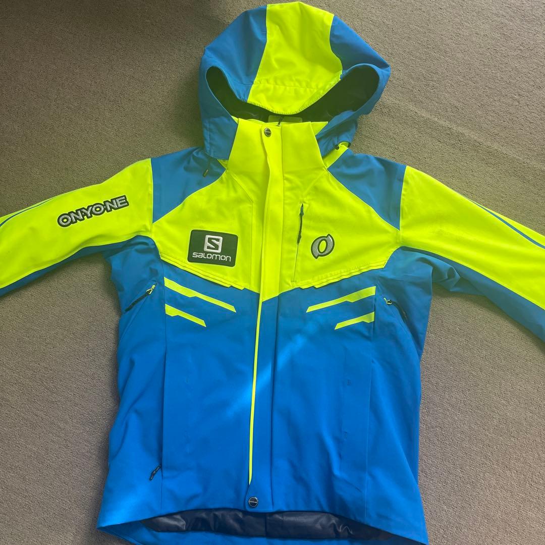 オンヨネ　サロモンワッペン付き　スキーウェア　上下セット　レディース　SS