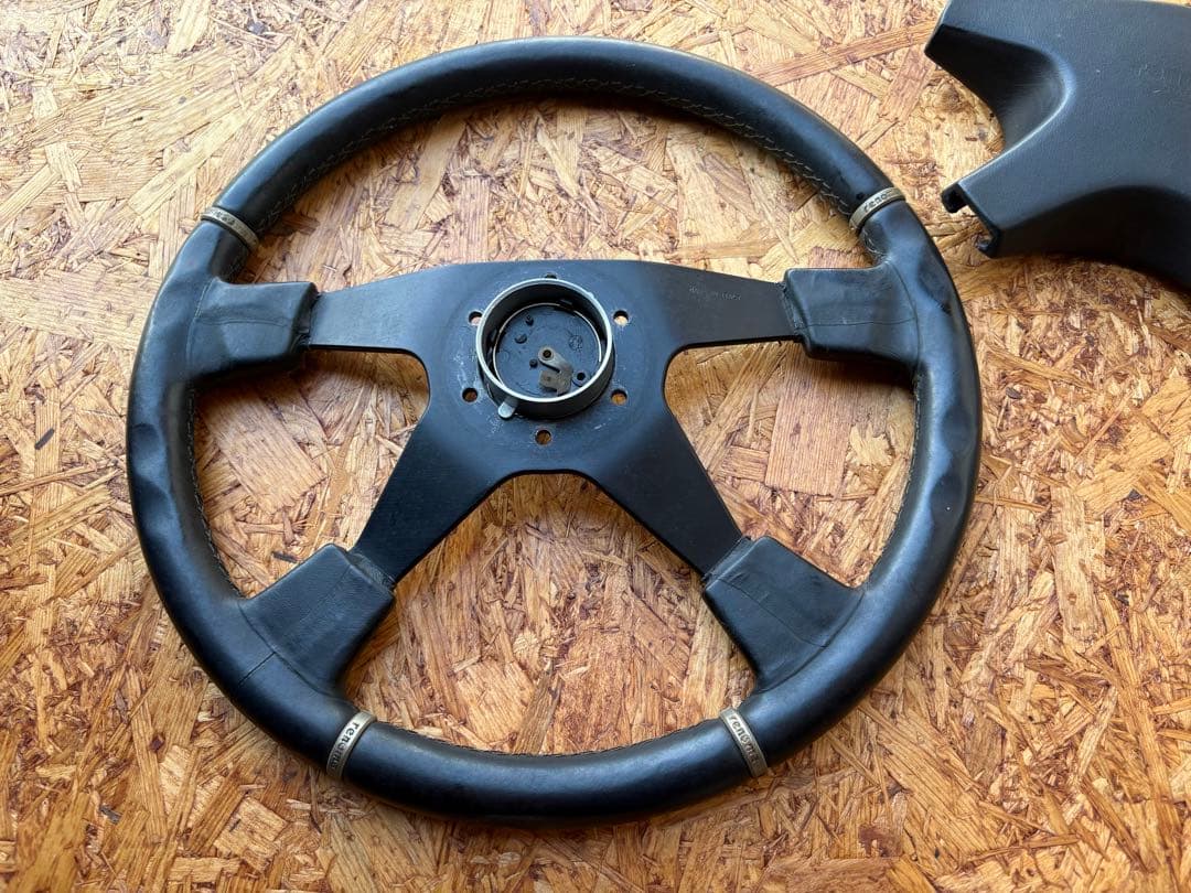 レノマ　レザーステアリング 4スポーク 黒