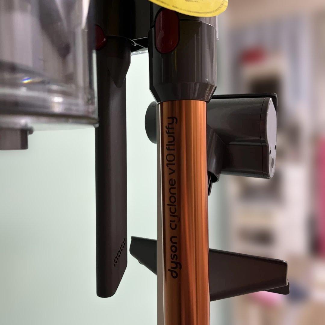 ダイソンDyson cyclone v10 fluffy 付属品　スタンド付