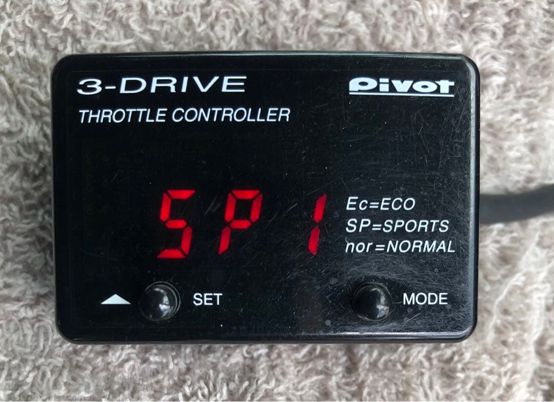 PIVOT 3 drive COMPACT スロットルコントローラー　THR