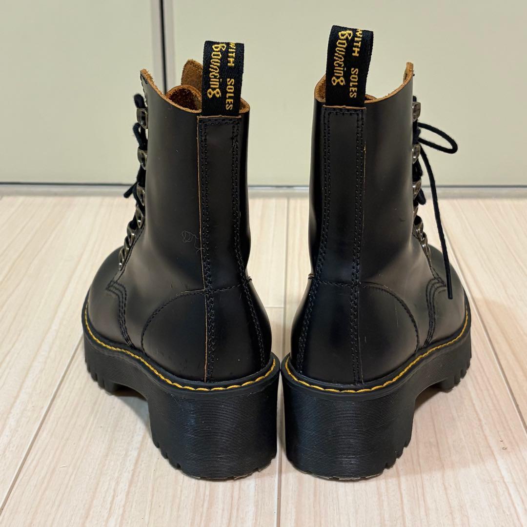 ドクターマーチン　Dr. Martens レオナ