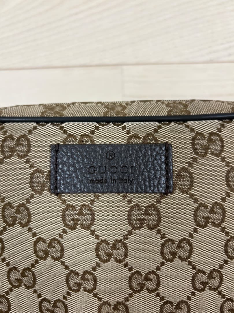 GUCCI ベージュ ボディバッグ