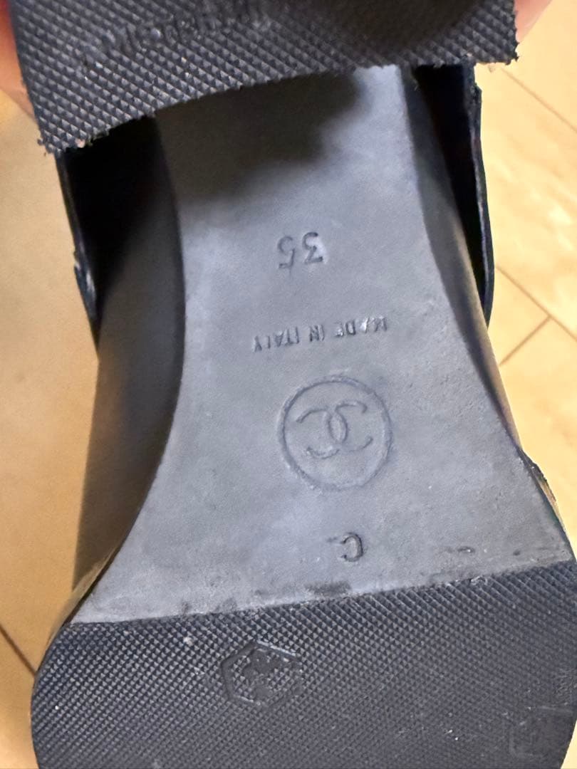 CHANEL シャネル ブラックレザー ロングブーツ バックル付き